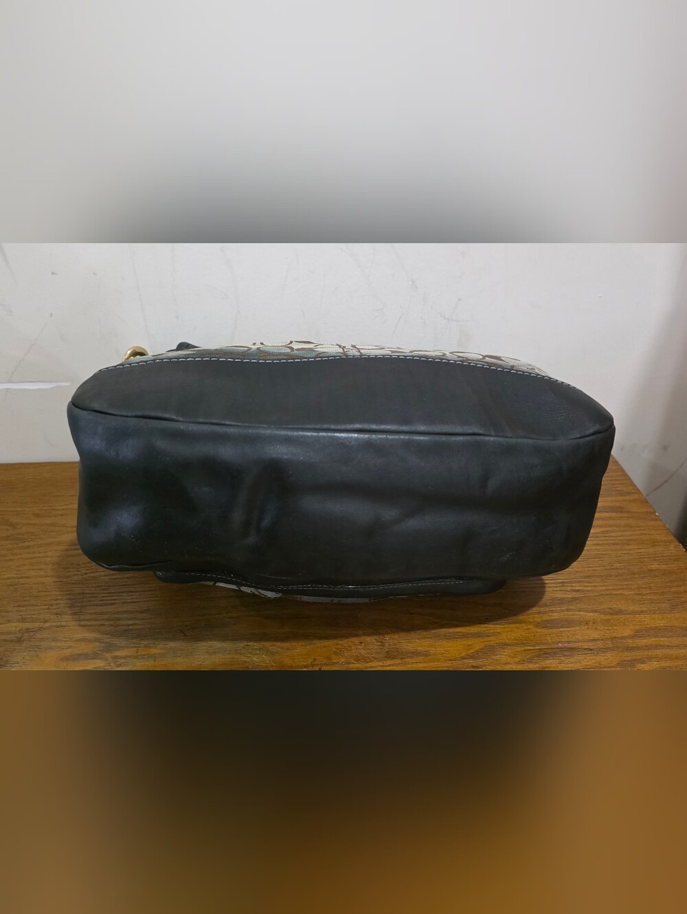 Authentic Pre-owned Coach Signature shoulder bag - Picture 11 of 13